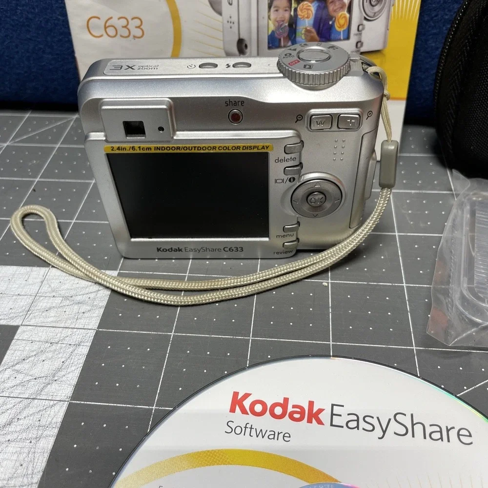 Kodak EasyShare C633 6.1MP Digital Camera - Silver camera only‎ parts or repair